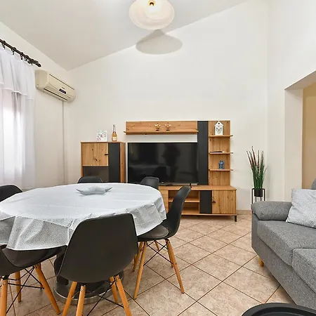 Miranda 1858 Apartamento Fažana